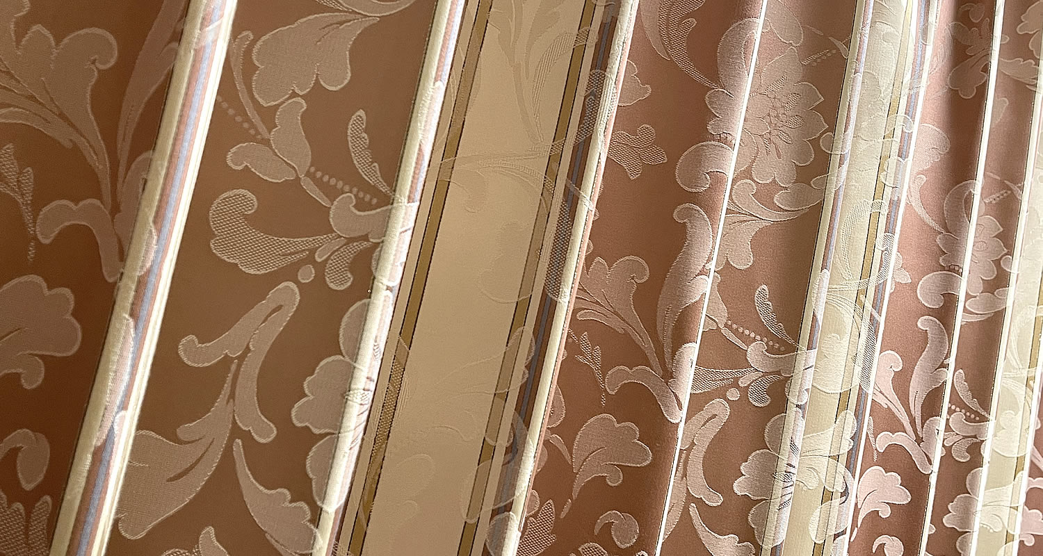 カーテンとタッセル