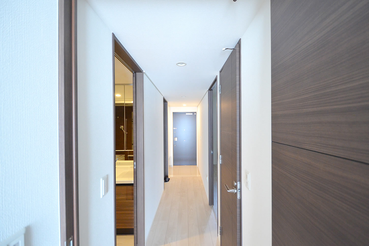 熊本市中央区マンション・プレミスト大江本町の最上階11階廊下