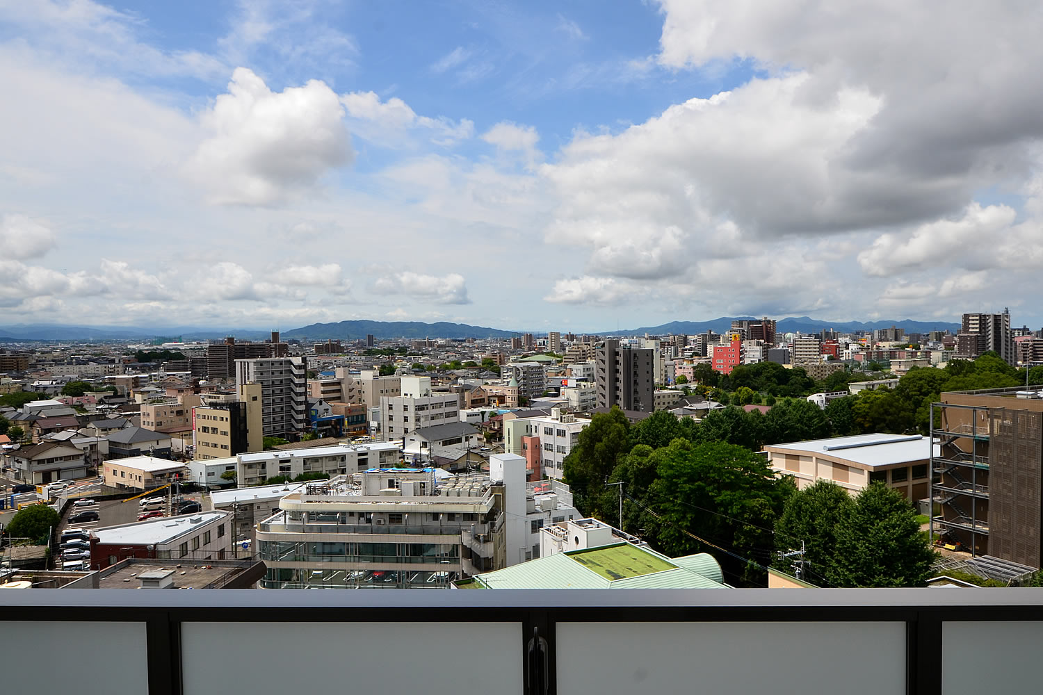 熊本市中央区マンション・プレミスト大江本町の最上階11階のベランダからの眺望